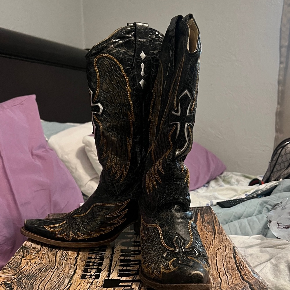 Women's Black and Brown Cowboy boots.